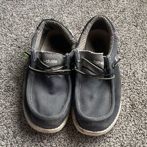 Men’s grey Hey Dude